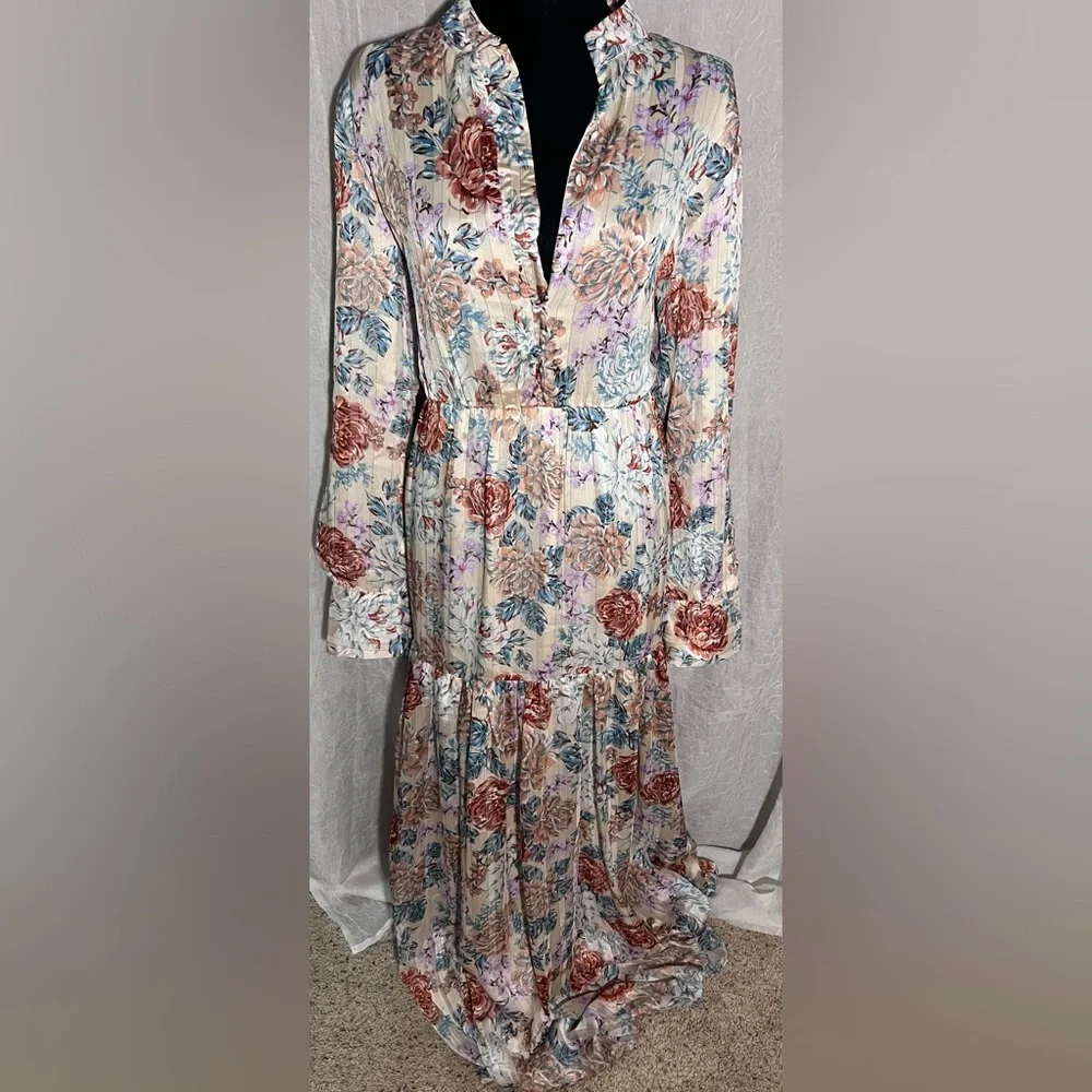 Floral maxi dress - Picture 1 of 4